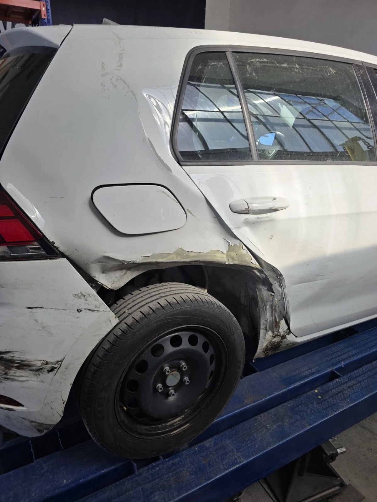 Volkswagen Golf 7 – възстановяване след удар в задна част